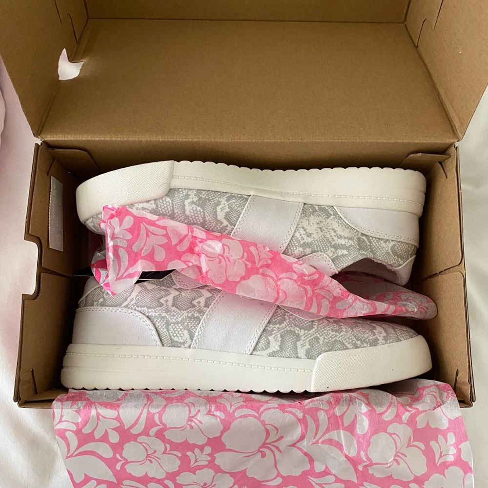 Roxy Cannon Snake Skin Print Slip on Sneaker